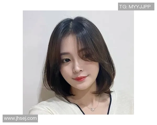 足球明星发型24号女展现个性魅力引领时尚潮流的完美选择 足球明星发型24号女展现个性魅力引领时尚潮流的完美选择